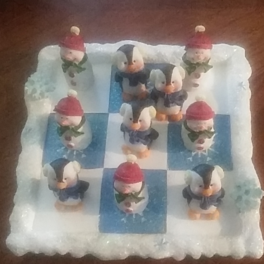 Penguin and snowman tic-tac-toe
